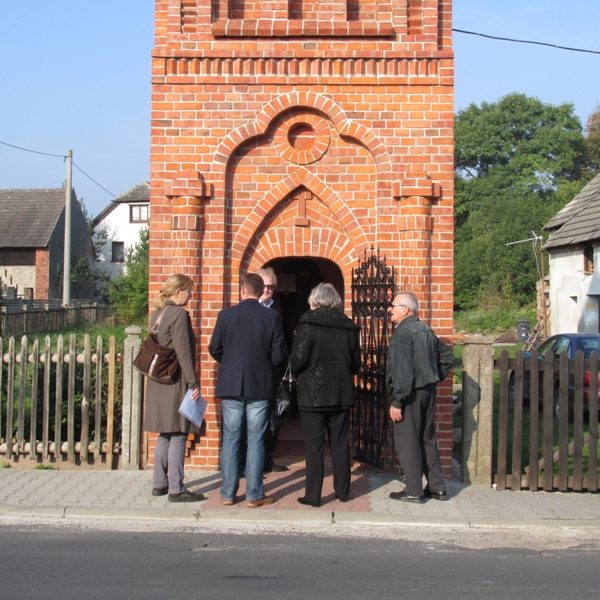 Oględziny wnętrza pierwszego poziomu dzwonnicy