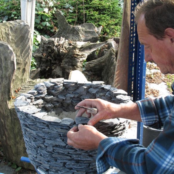 Józef Rataj podczas wykonywania amfory