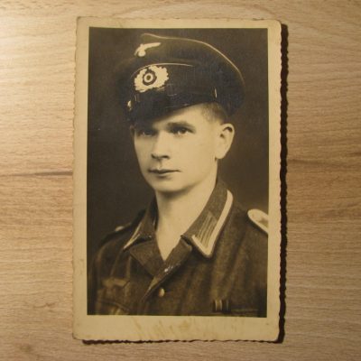 Zdjęcie opisane imieniem Viktor oraz rokiem 1944