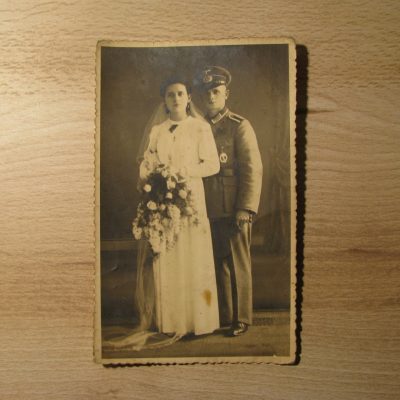 Zdjęcie ślubne opisane adresem zamieszkania Viktora